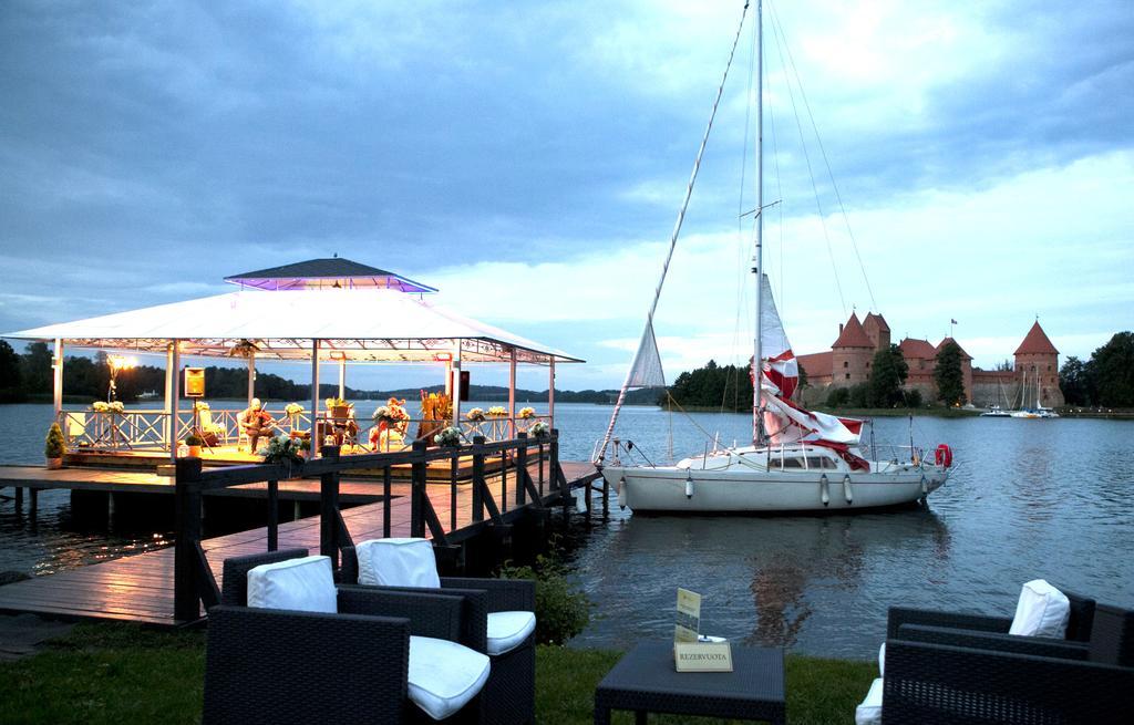 Apvalaus Stalo Klubas Gastro & Spa Hotel Trakai Ngoại thất bức ảnh