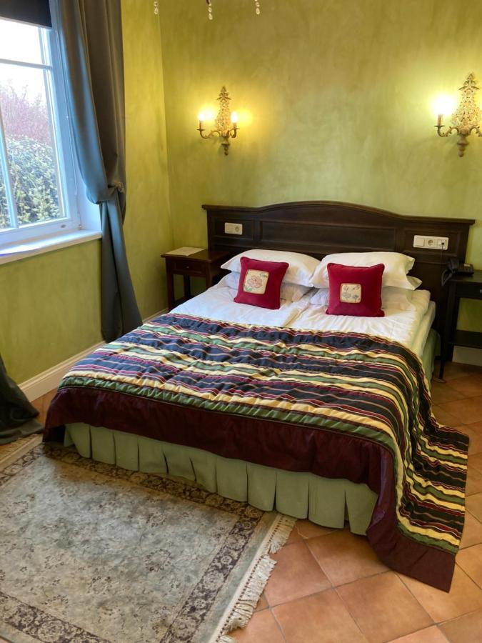 Apvalaus Stalo Klubas Gastro & Spa Hotel Trakai Ngoại thất bức ảnh