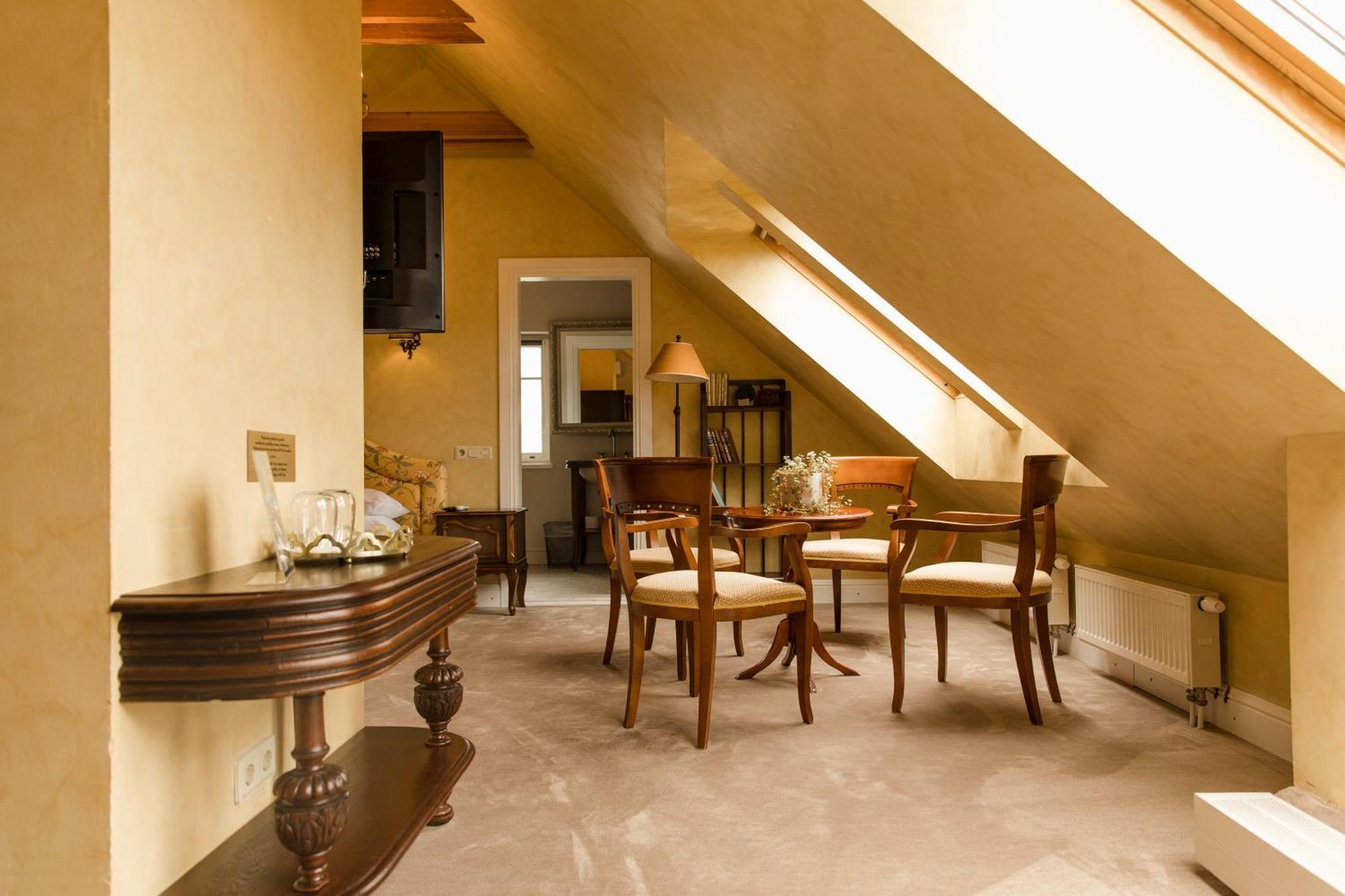 Apvalaus Stalo Klubas Gastro & Spa Hotel Trakai Ngoại thất bức ảnh
