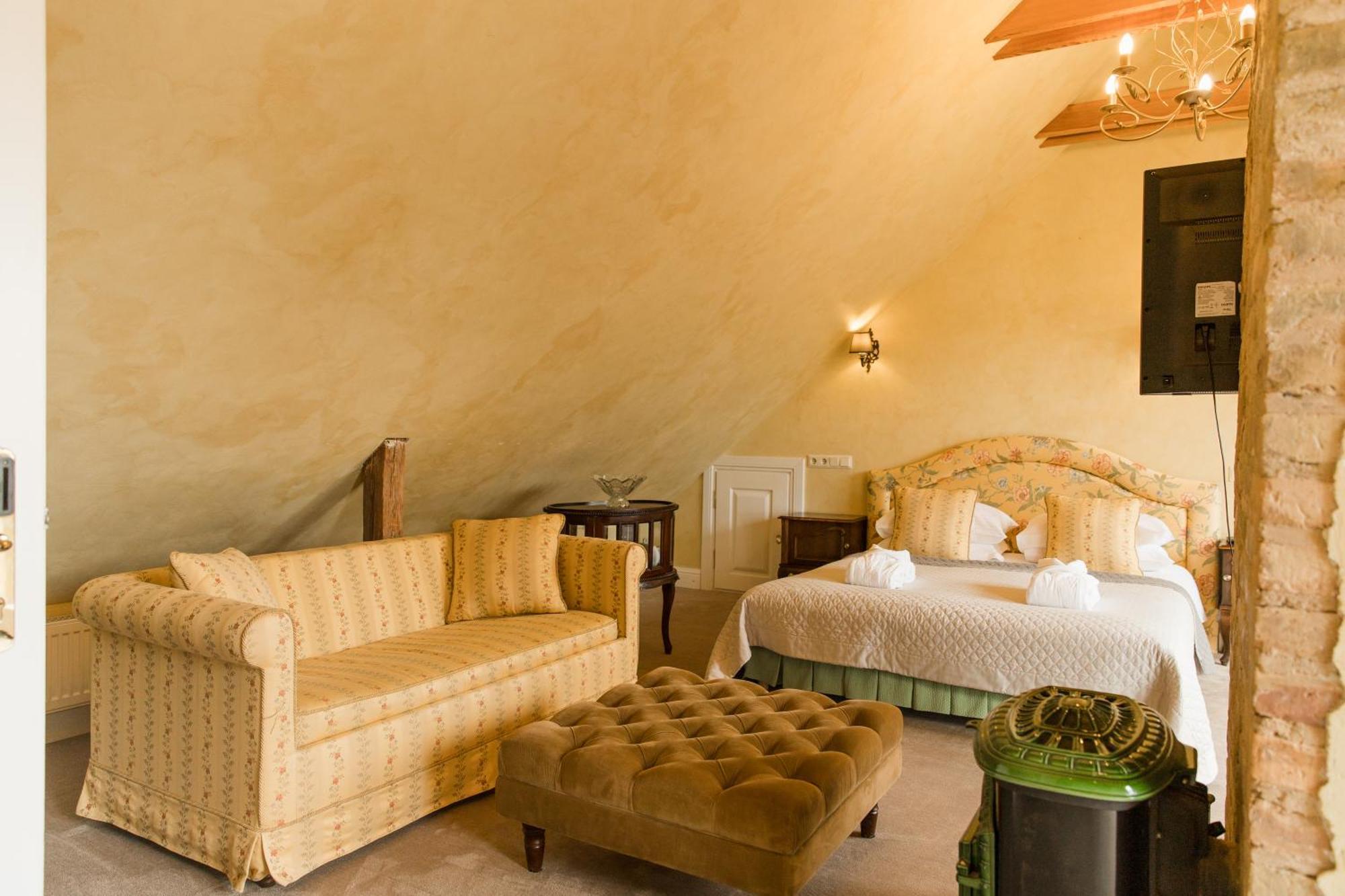 Apvalaus Stalo Klubas Gastro & Spa Hotel Trakai Phòng bức ảnh